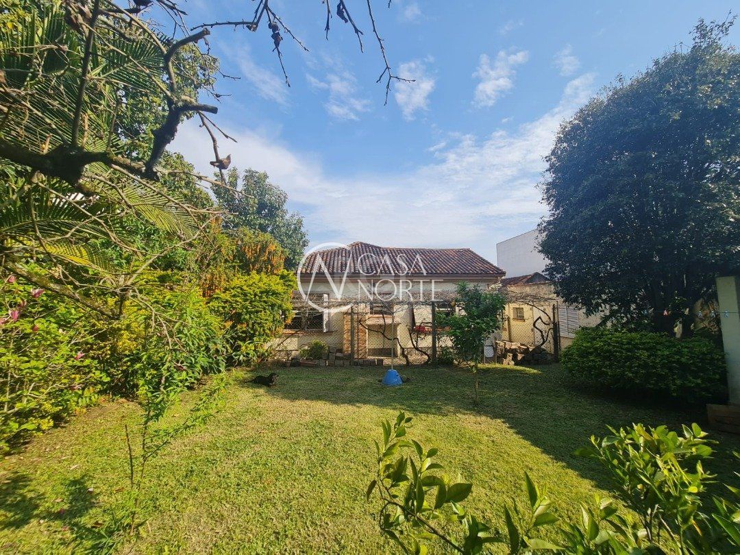 Casa à venda com 4 quartos, 234m², 1 suíte, Rua Cariri no bairro Vila Assunção em Porto Alegre