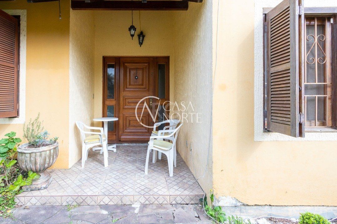 Casa de Condomínio à venda com 3 quartos, 386m², 2 suítes, 2 vagas, Rua Professor Antônio José Remiao no bairro Espírito Santo em Porto Alegre