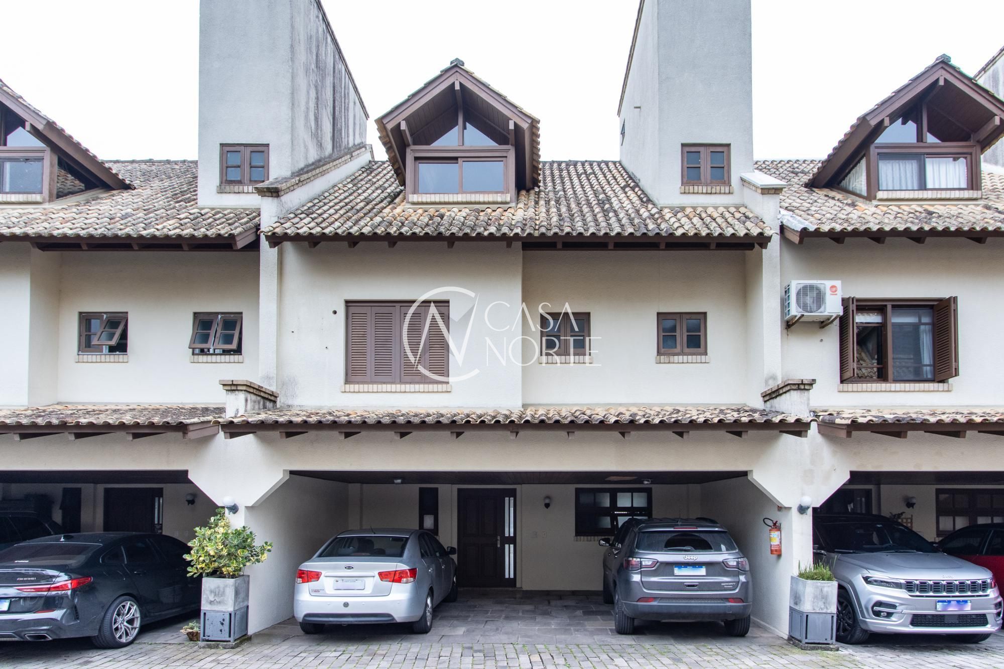 Casa de Condomínio à venda com 3 quartos, 246m², 1 suíte, 2 vagas, Rua Manajó no bairro Vila Assunção em Porto Alegre