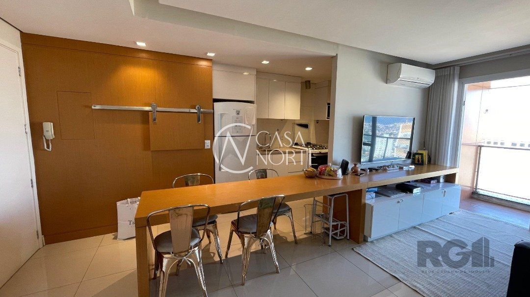 Apartamento à venda com 2 quartos, 76m², 1 suíte, 2 vagas, Rua Gutemberg no bairro Petrópolis em Porto Alegre