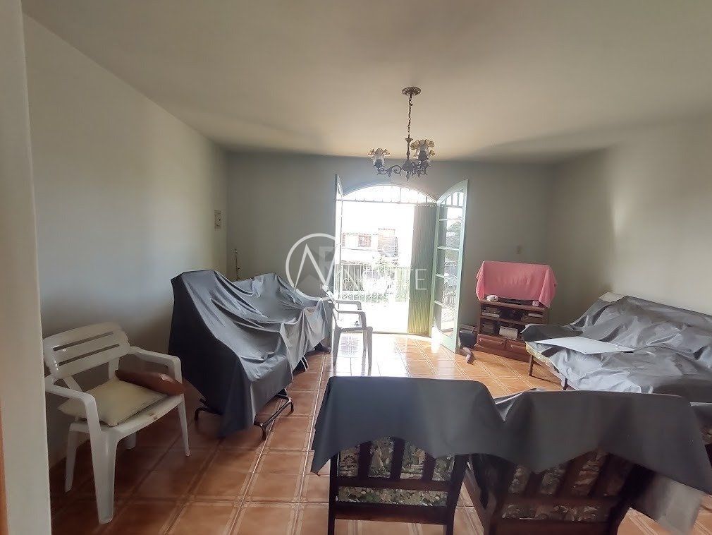 Casa à venda com 3 quartos, 146m², 1 suíte, 4 vagas, Rua Padre João Batista Reus no bairro Vila Conceição em Porto Alegre