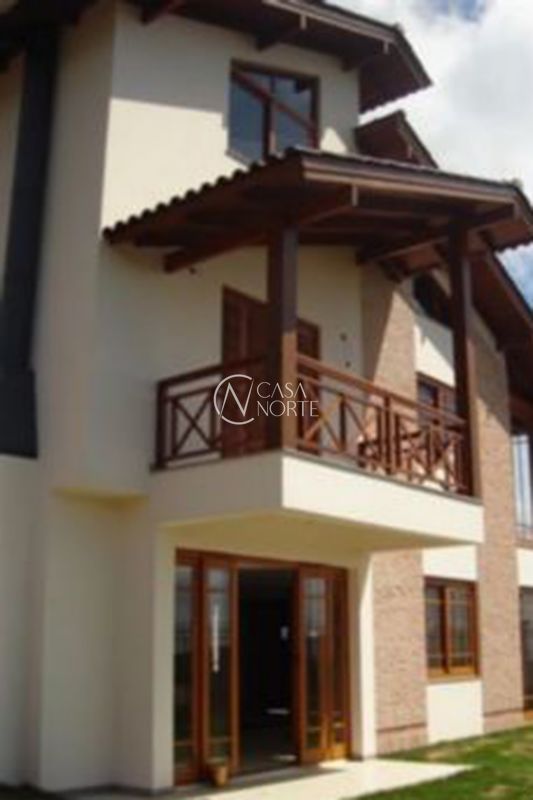 Casa à venda com 3 quartos, 270m², 1 suíte, Estrada das Furnas no bairro Vila Nova em Porto Alegre