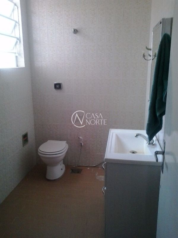 Casa à venda com 5 quartos, 250m², 6 vagas, Rua Comendador Rodolfo Gomes no bairro Menino Deus em Porto Alegre