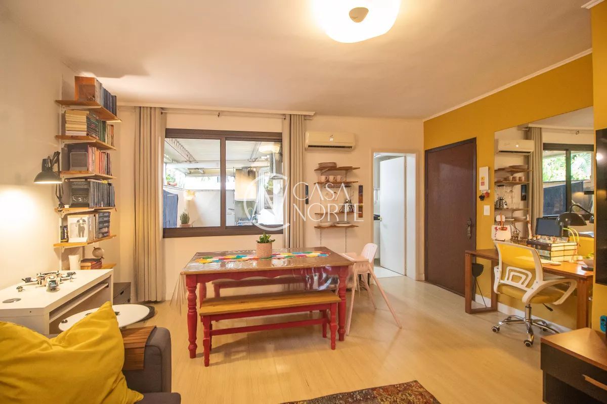 Apartamento à venda com 2 quartos, 74m², 1 vaga, Rua Upamaroti no bairro Cristal em Porto Alegre