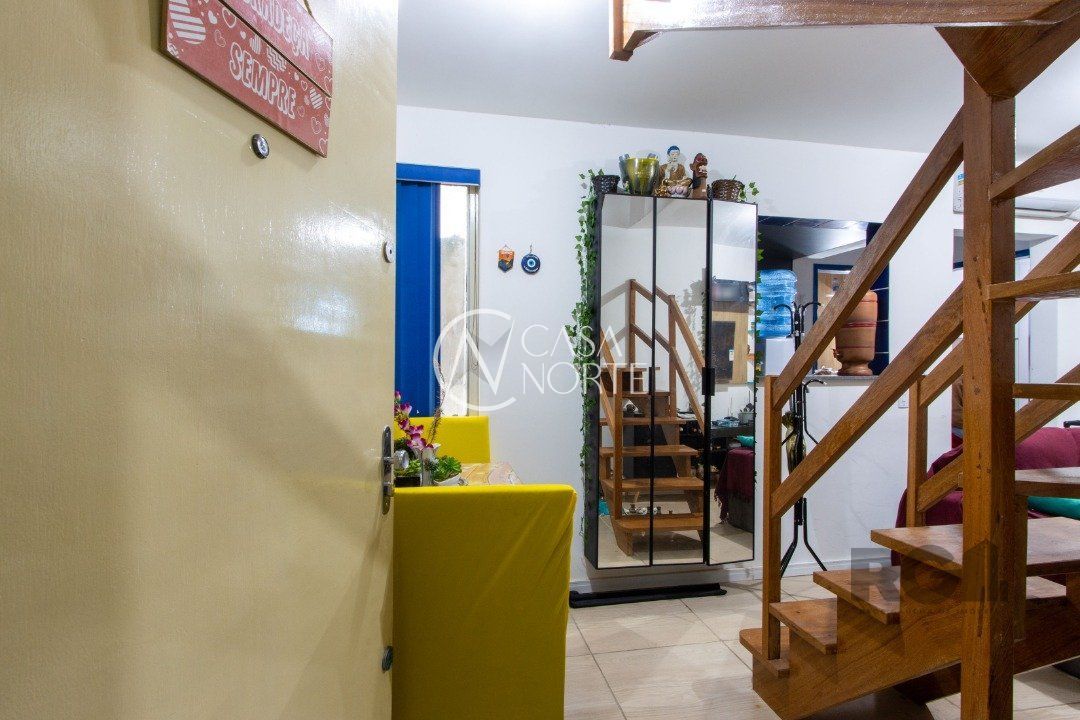 Cobertura à venda com 2 quartos, 69m², 1 suíte, 1 vaga, Rua Duque de Caxias no bairro Centro Histórico em Porto Alegre