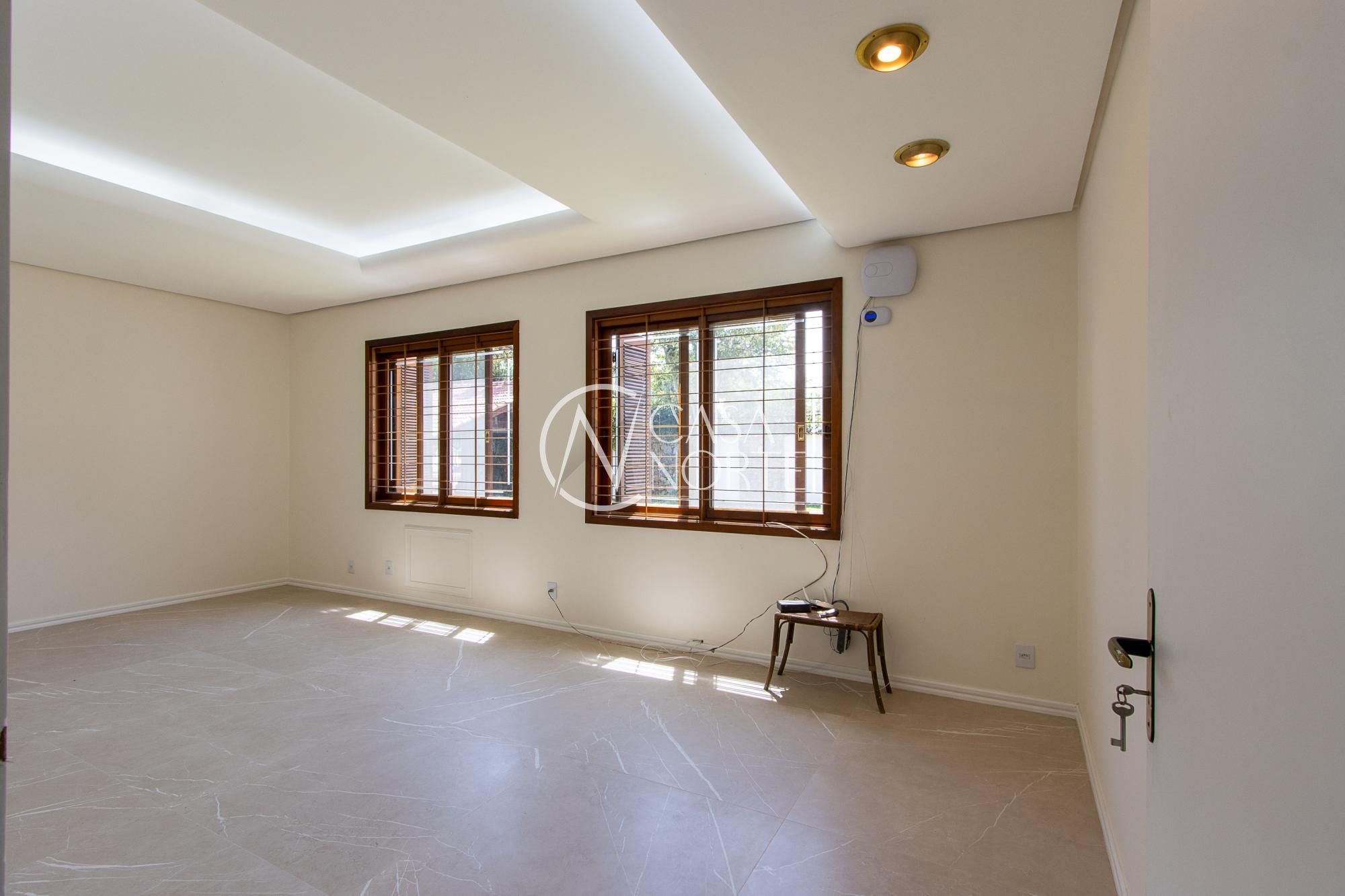 Casa à venda com 2 quartos, 523m², 3 vagas, Avenida Guaíba no bairro Ipanema em Porto Alegre