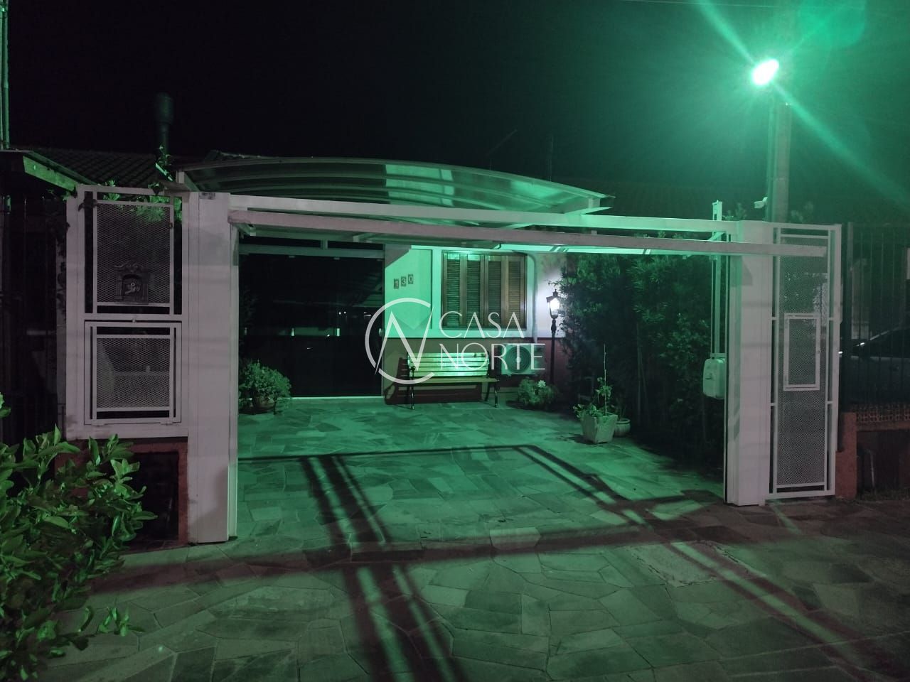 Casa à venda com 2 quartos, 51m², 2 vagas, Rua Wilson Luiz de Almeida no bairro Hípica em Porto Alegre