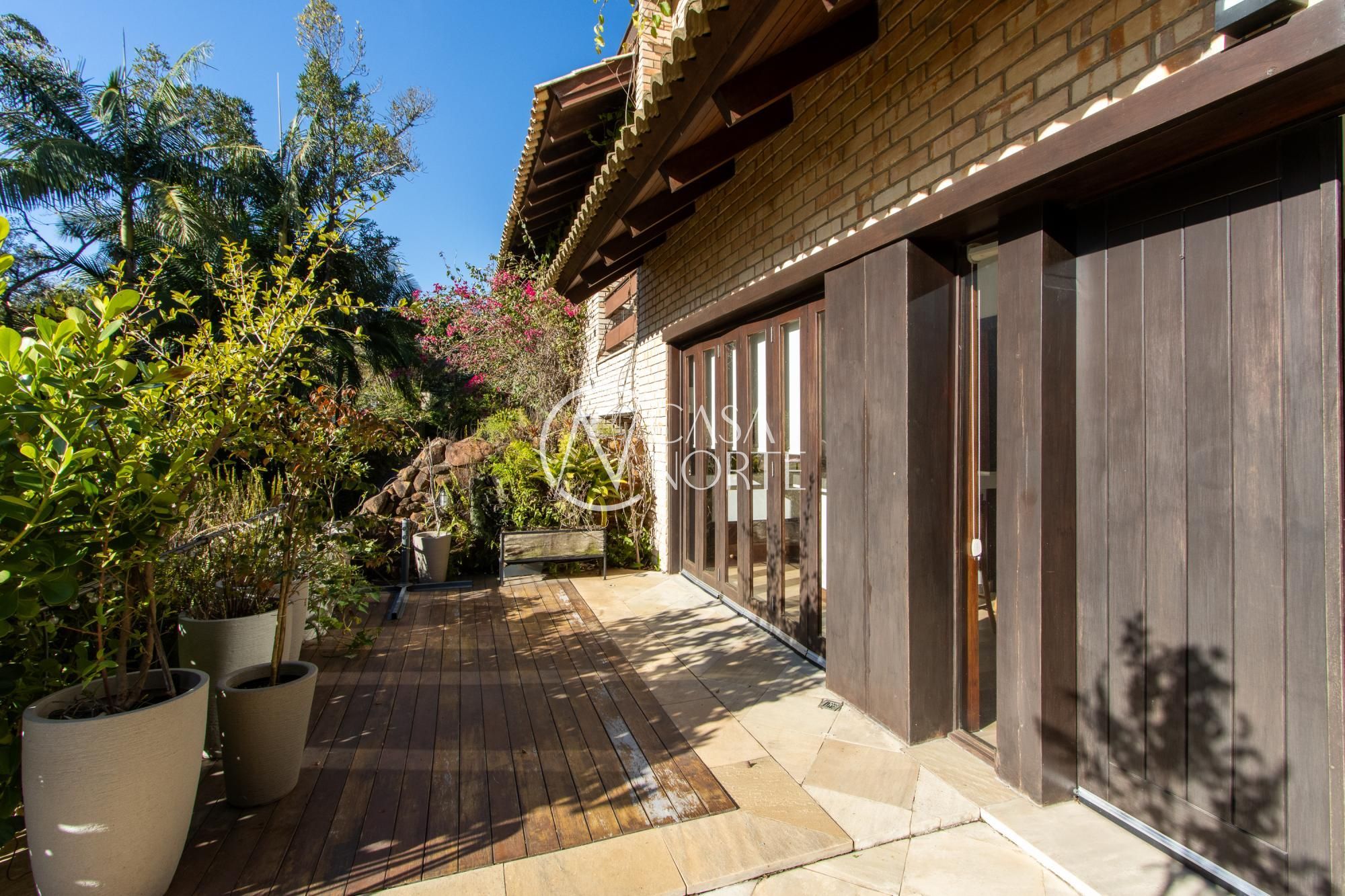 Casa de Condomínio à venda com 3 quartos, 421m², 3 suítes, 4 vagas, Rua Carlos Júlio Becker no bairro Tristeza em Porto Alegre