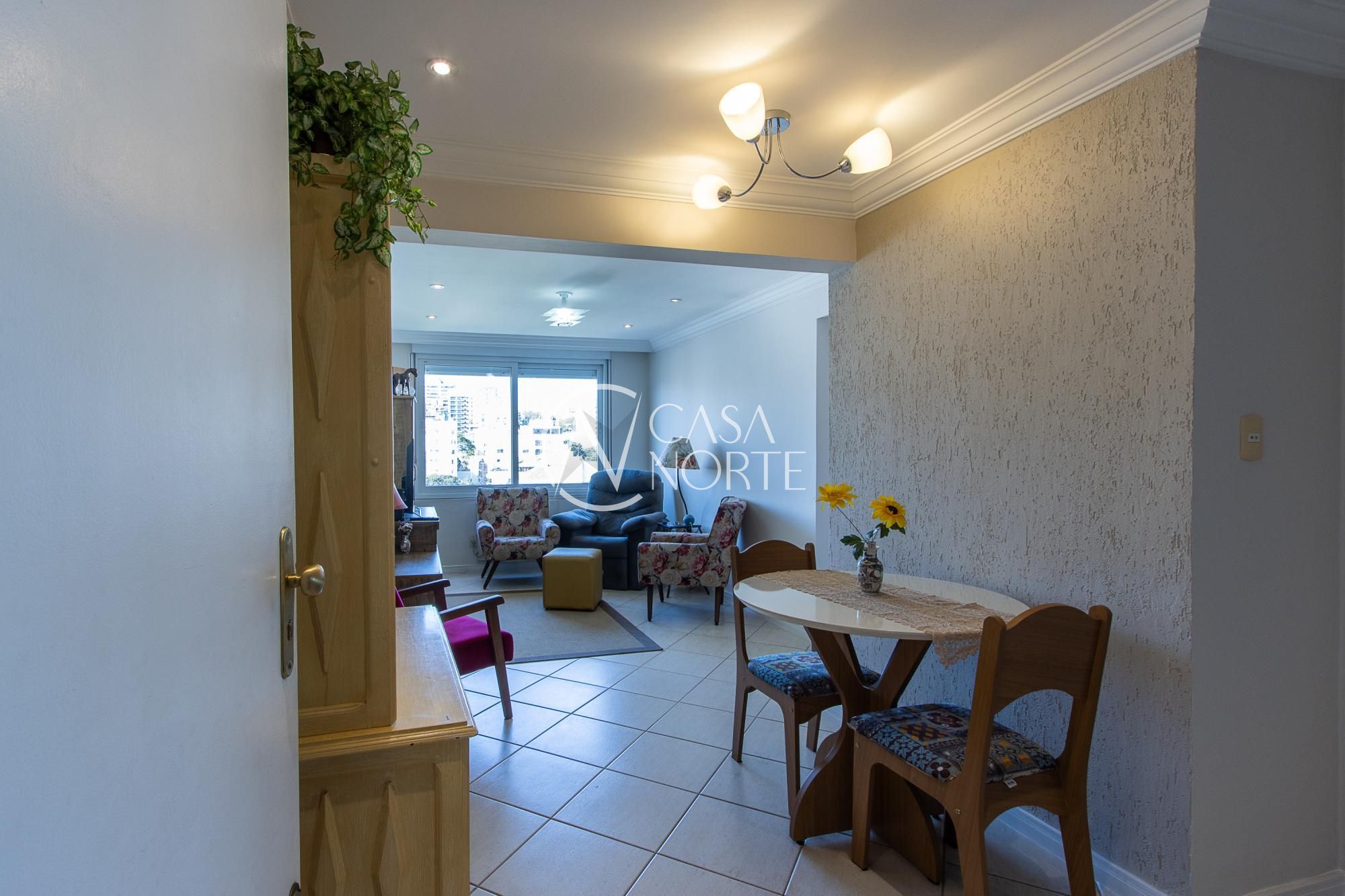 Duplex à venda com 2 quartos, 151m², 1 suíte, 1 vaga, Avenida Montenegro no bairro Petrópolis em Porto Alegre