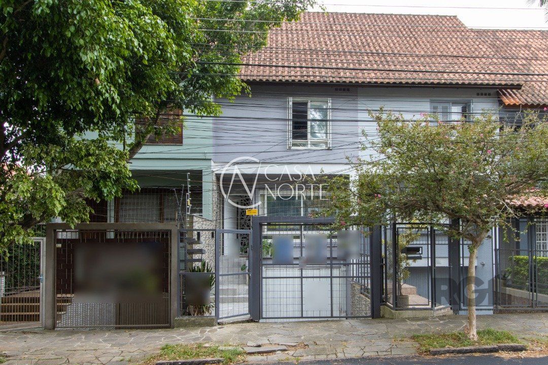 Sobrado à venda com 2 quartos, 148m², 1 suíte, 3 vagas, Rua Padre João Batista Reus no bairro Vila Conceição em Porto Alegre