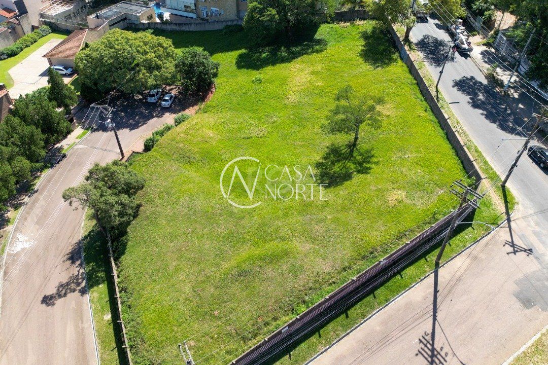 Terreno à venda  com 3386m², Rua Correa Lima no bairro Santa Tereza em Porto Alegre