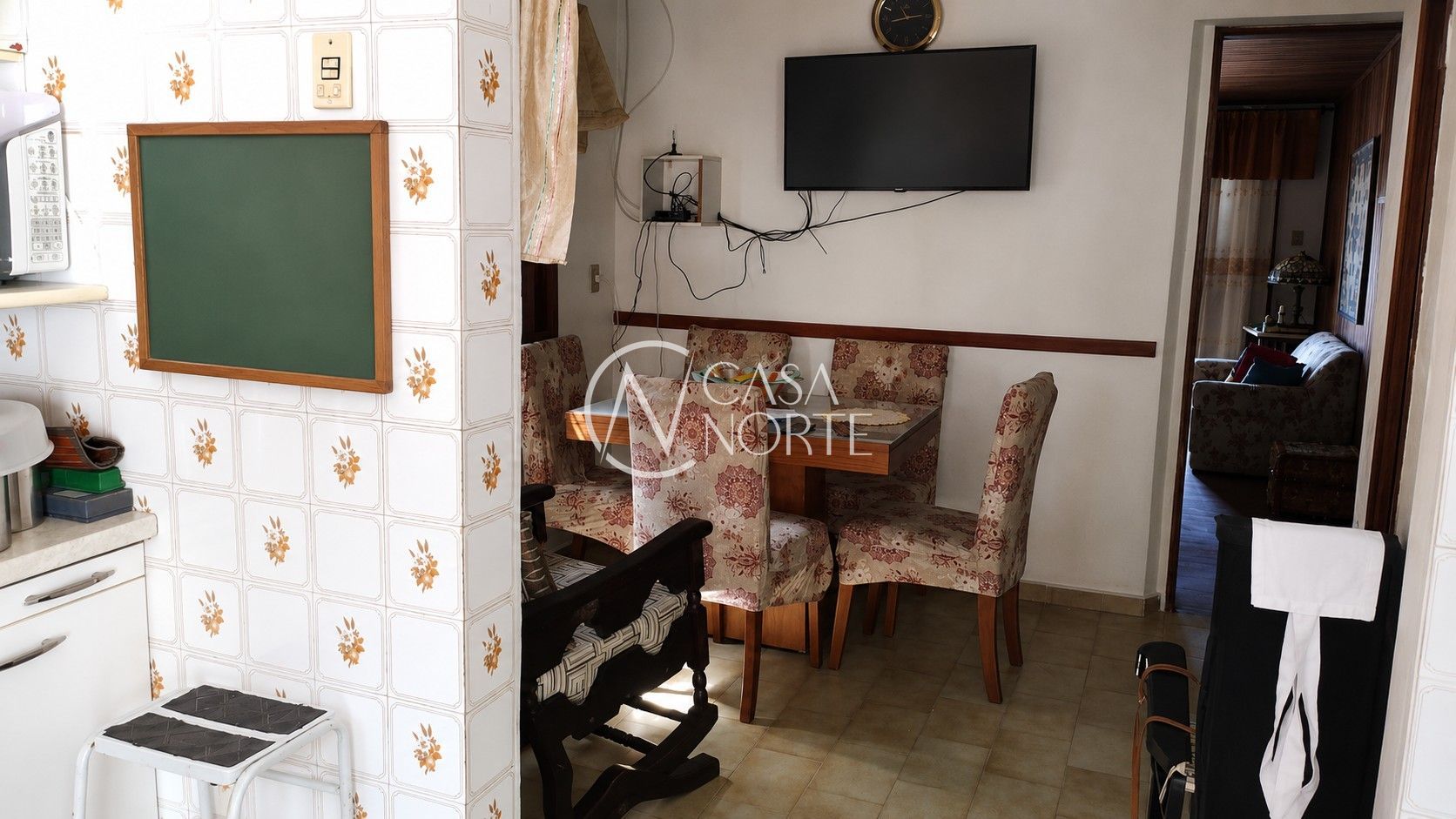 Casa à venda com 2 quartos, 189m², 4 vagas, Rua Octávio de Souza no bairro Nonoai em Porto Alegre