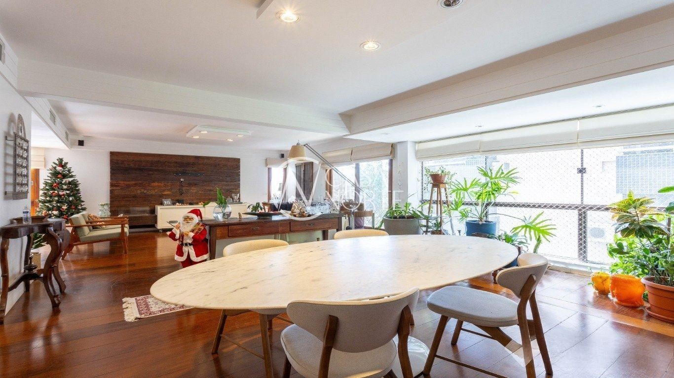Apartamento à venda com 3 quartos, 191m², 2 suítes, 2 vagas, Avenida Coronel Lucas de Oliveira no bairro Mont Serrat em Porto Alegre