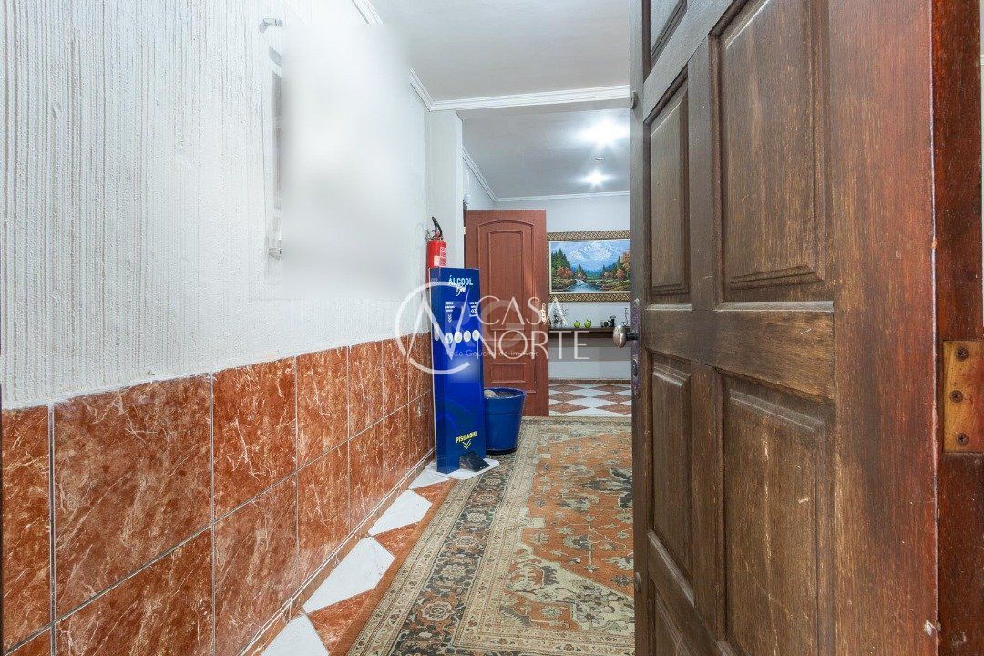 Sobrado à venda com 3 quartos, 300m², 1 suíte, 3 vagas, Avenida Eduardo Prado no bairro Cavalhada em Porto Alegre