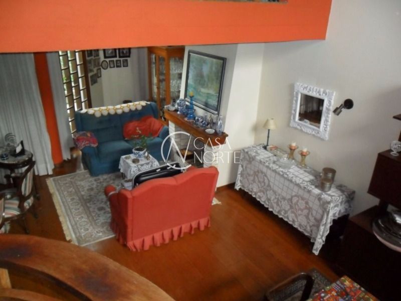 Casa à venda com 3 quartos, 290m², 1 suíte, 3 vagas, Rua Alcebiades Antônio dos Santos no bairro Nonoai em Porto Alegre