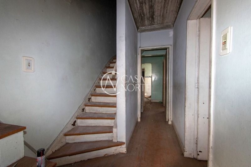 Casa à venda com 5 quartos, 144m², Rua Tiradentes no bairro Independência em Porto Alegre