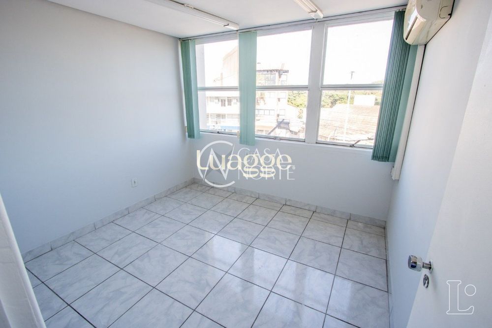 Sala Comercial à venda com 1 quarto, 22m², 1 vaga, Avenida Wenceslau Escobar no bairro Cristal em Porto Alegre