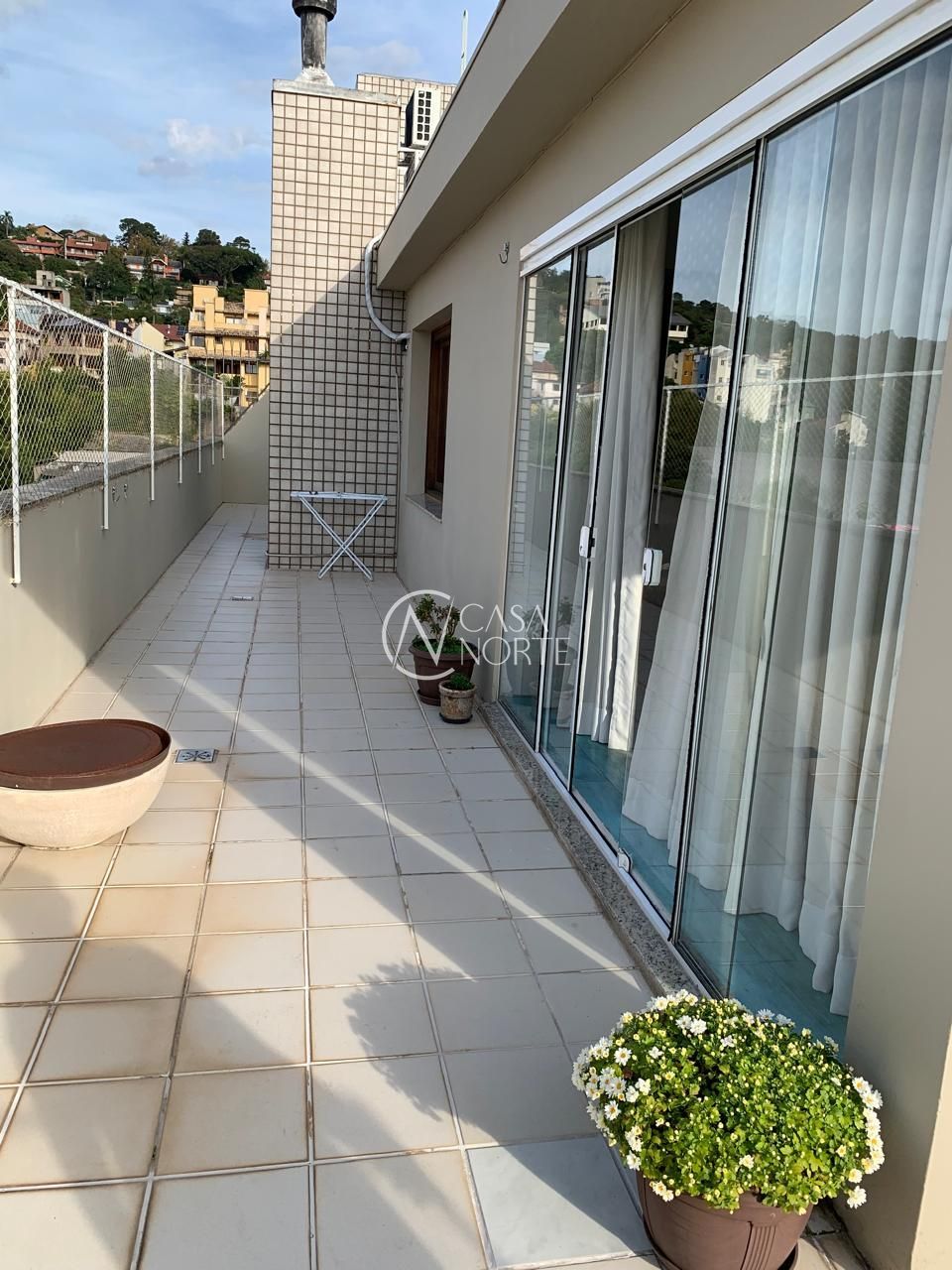 Cobertura à venda com 4 quartos, 228m², 2 suítes, 2 vagas, Rua Landel de Moura no bairro Tristeza em Porto Alegre