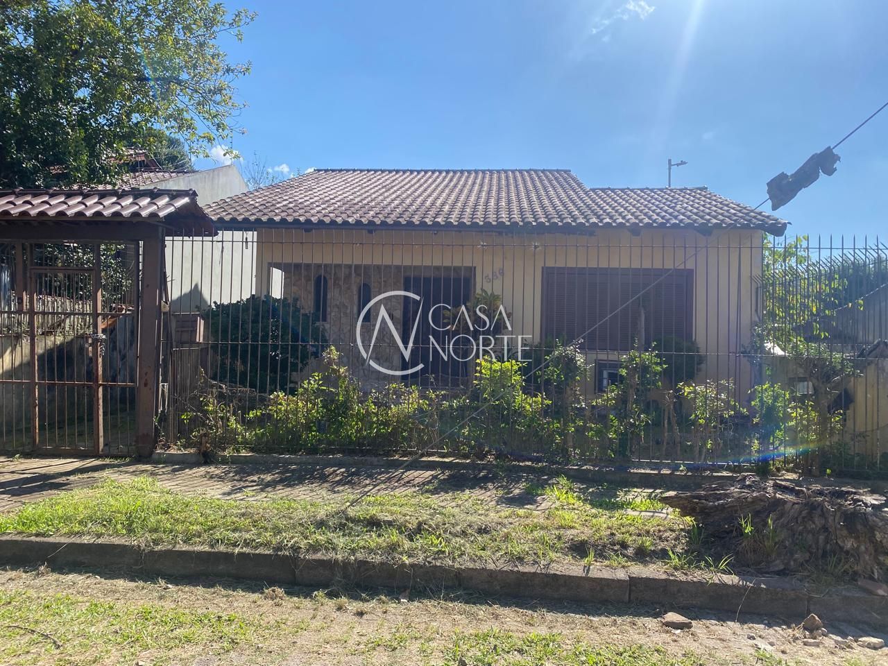 Casa à venda com 3 quartos, 178m², 1 suíte, 3 vagas, Rua Álvaro Pedro da Rosa no bairro Aberta dos Morros em Porto Alegre