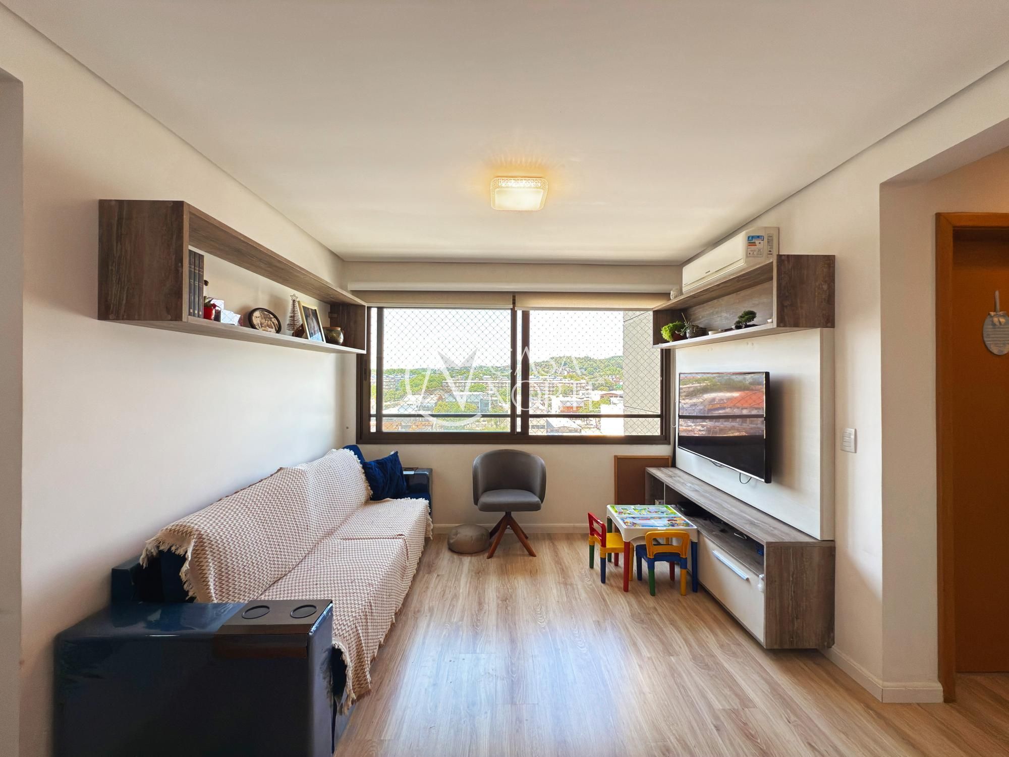 Apartamento à venda com 2 quartos, 61m², 1 suíte, 1 vaga, Travessa Escobar no bairro Camaquã em Porto Alegre