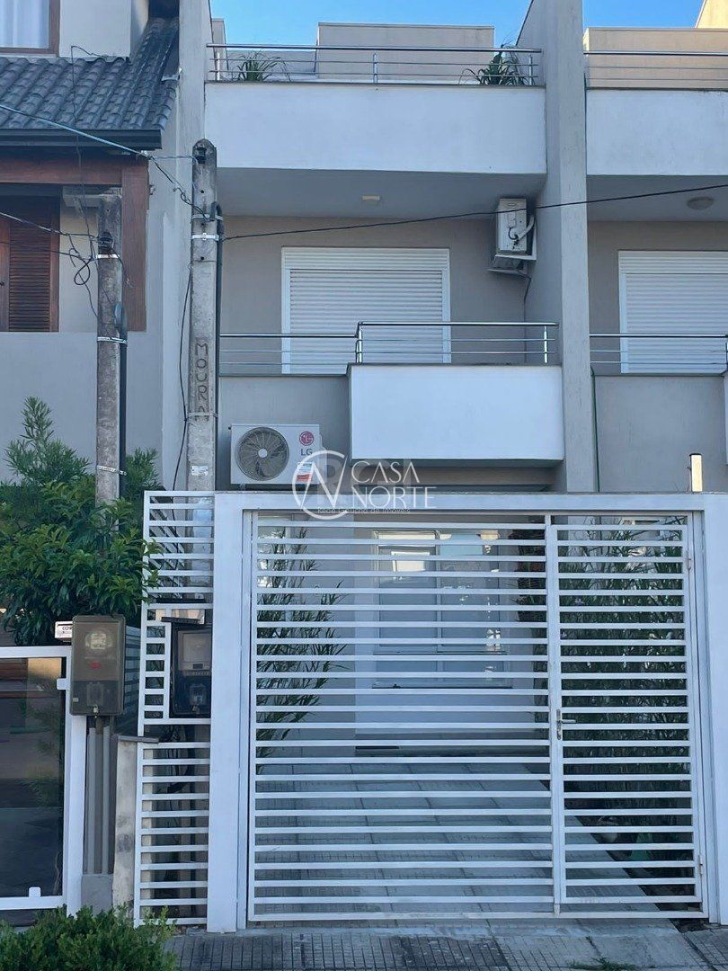 Sobrado à venda com 2 quartos, 132m², 1 suíte, 1 vaga, Rua Corticeira no bairro Hípica em Porto Alegre