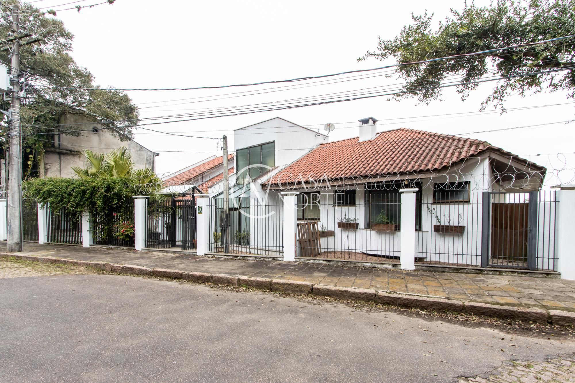 Casa à venda com 5 quartos, 469m², 5 suítes, 10 vagas, Rua Simão Bolívar no bairro Vila Conceição em Porto Alegre