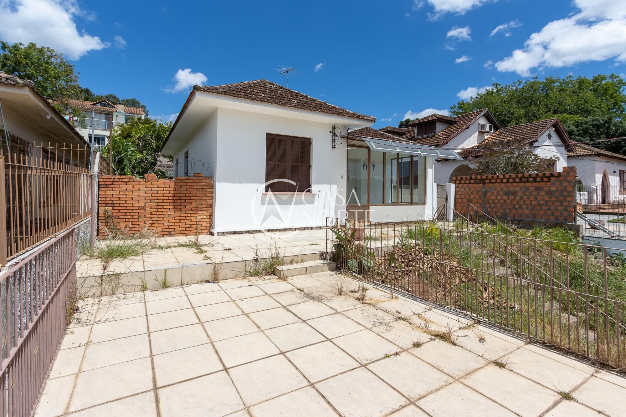 Casa à venda com 2 quartos, 360m², 1 vaga, Rua Oscar Tollens no bairro Santa Tereza em Porto Alegre