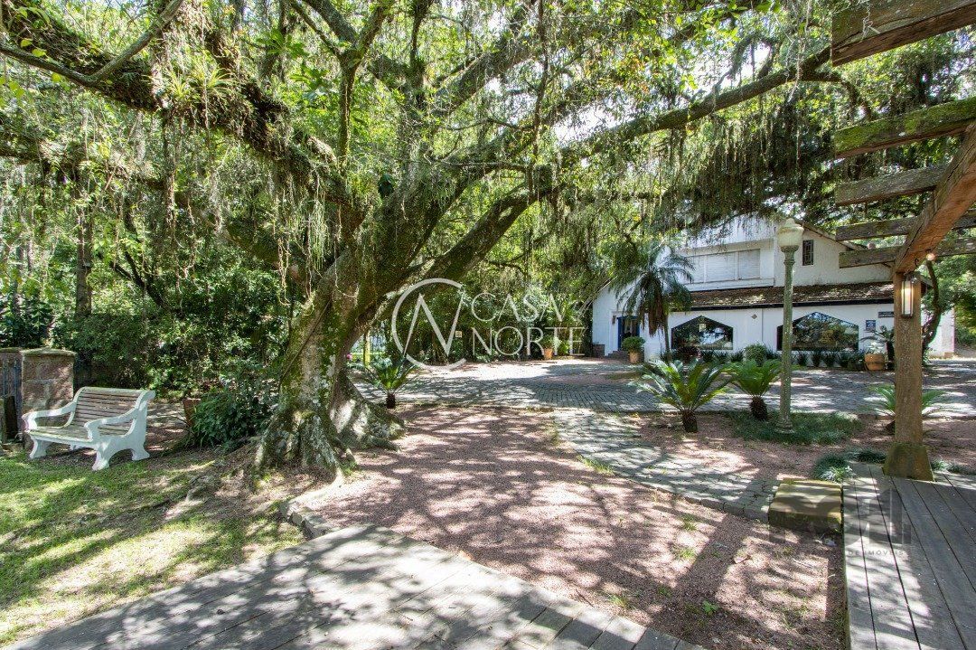 Casa à venda com 7 quartos, 600m², 1 suíte, Avenida Coronel Marcos no bairro Pedra Redonda em Porto Alegre