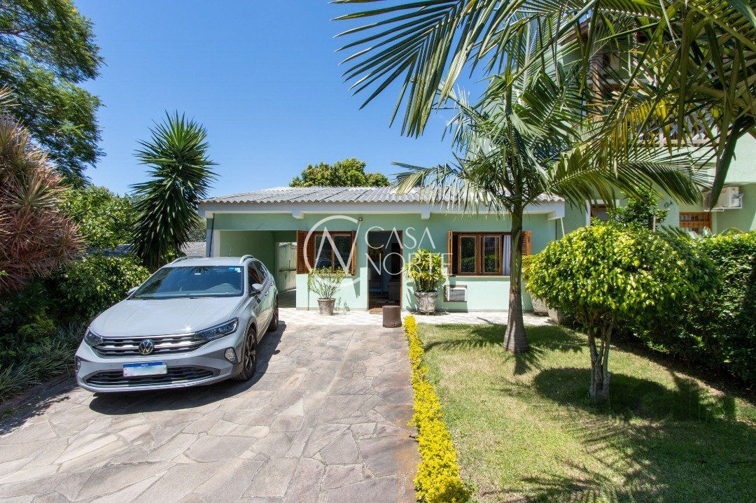 Casa à venda com 4 quartos, 150m², 1 suíte, 3 vagas, Rua Monte Claro no bairro Hípica em Porto Alegre