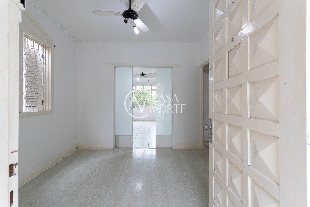 Casa à venda com 5 quartos, 374m², 10 vagas, Rua Professor Ivo Corseuil no bairro Petrópolis em Porto Alegre