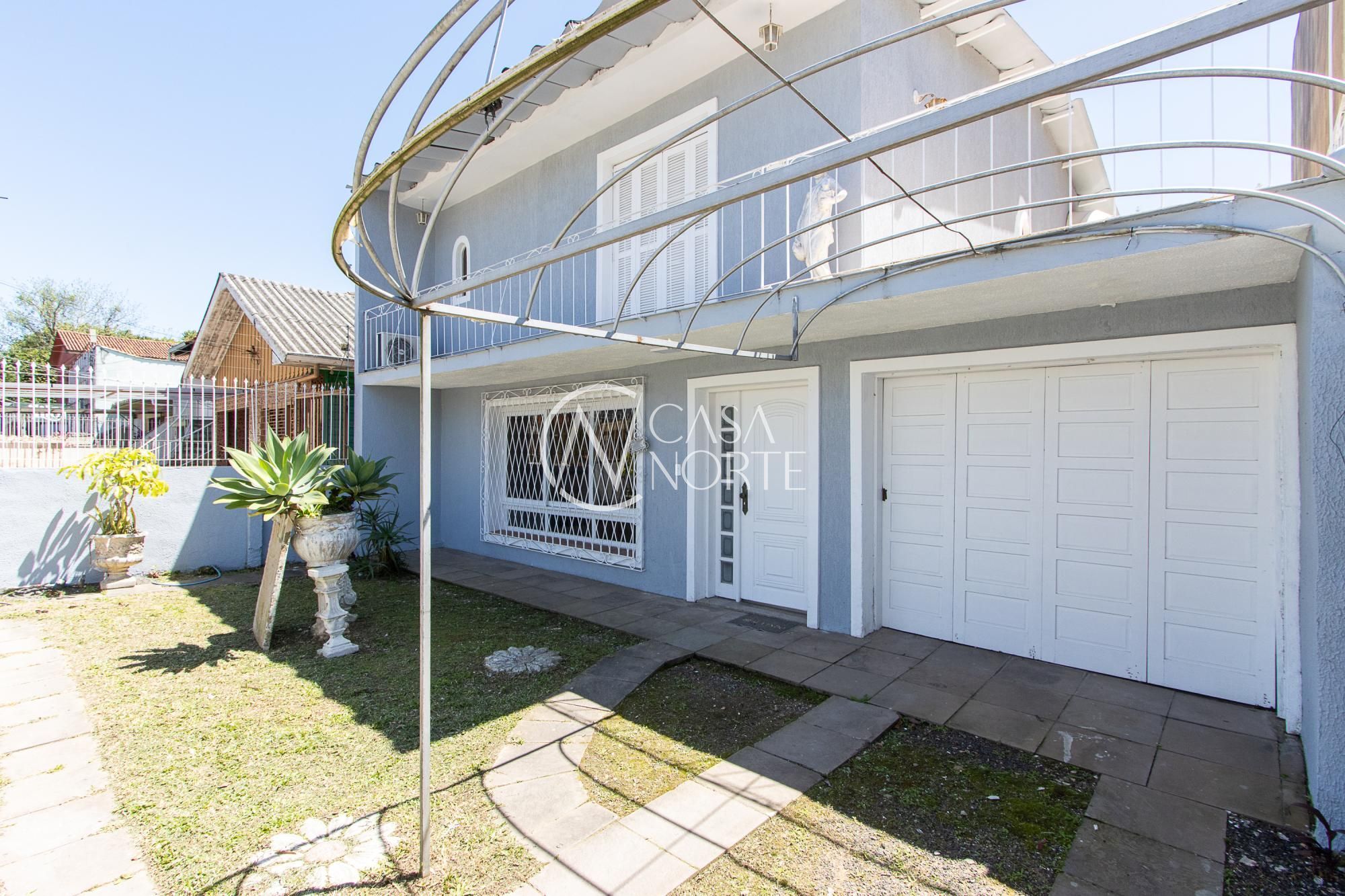 Casa à venda com 3 quartos, 250m², 1 suíte, 3 vagas, Estrada Vila Maria no bairro Cavalhada em Porto Alegre
