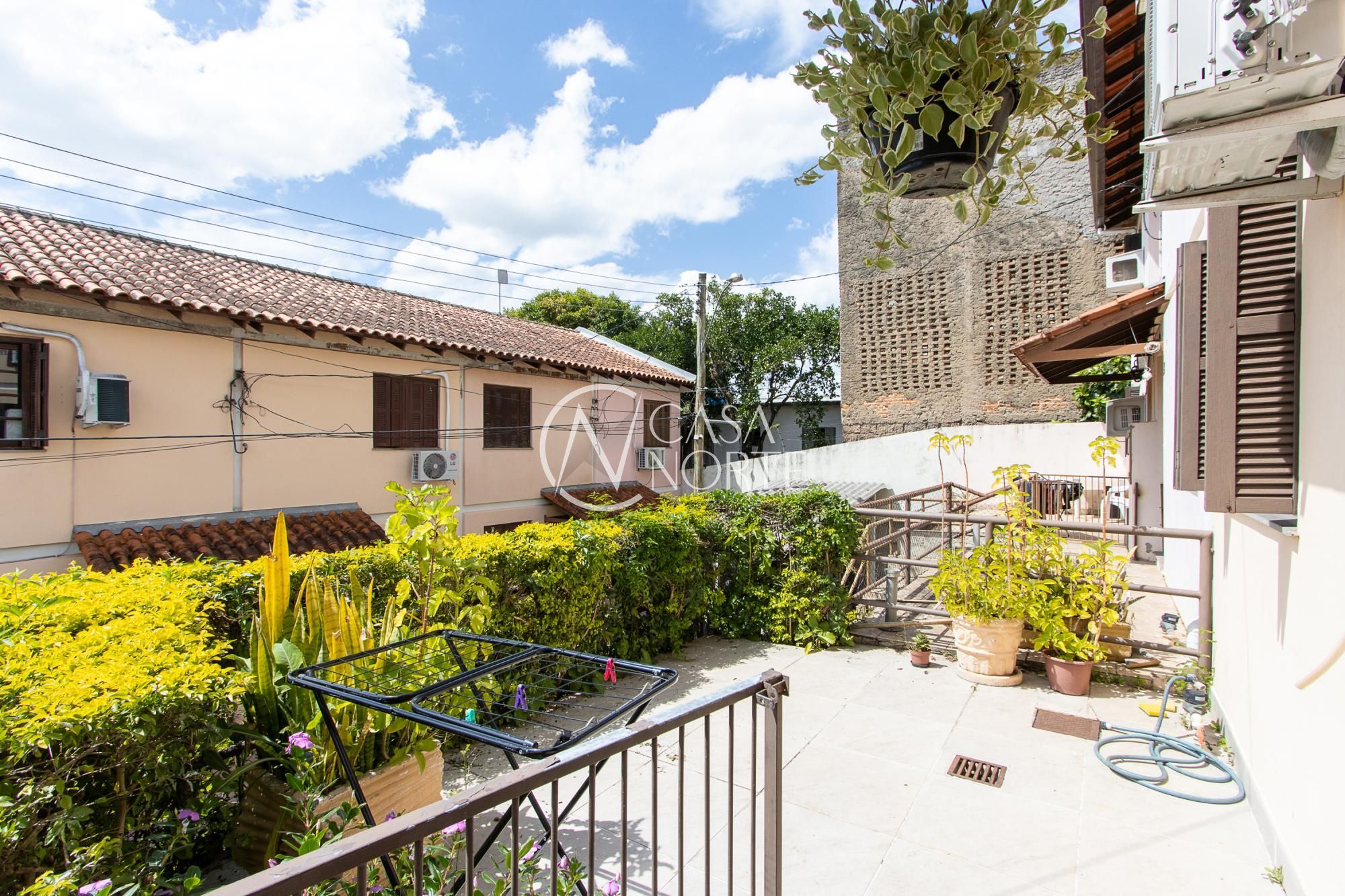 Casa de Condomínio à venda com 3 quartos, 73m², 1 vaga, Avenida Monte Cristo no bairro Vila Nova em Porto Alegre