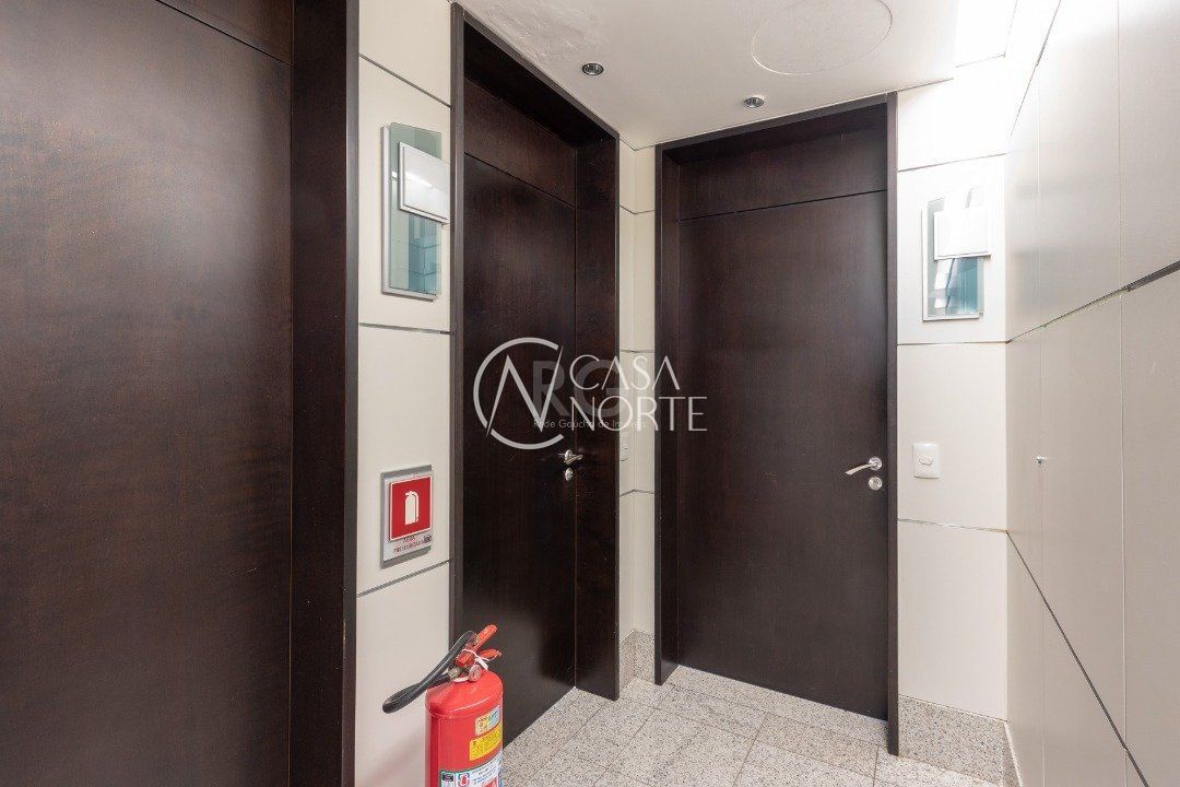 Sala Comercial à venda , 210m², 5 vagas, Avenida Diario de Noticias no bairro Cristal em Porto Alegre