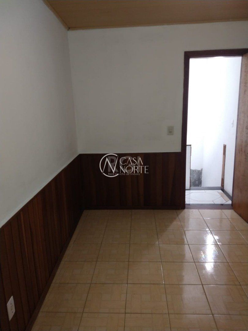 Casa à venda com 3 quartos, 123m², 1 suíte, 2 vagas, Rua João Costi no bairro Hípica em Porto Alegre