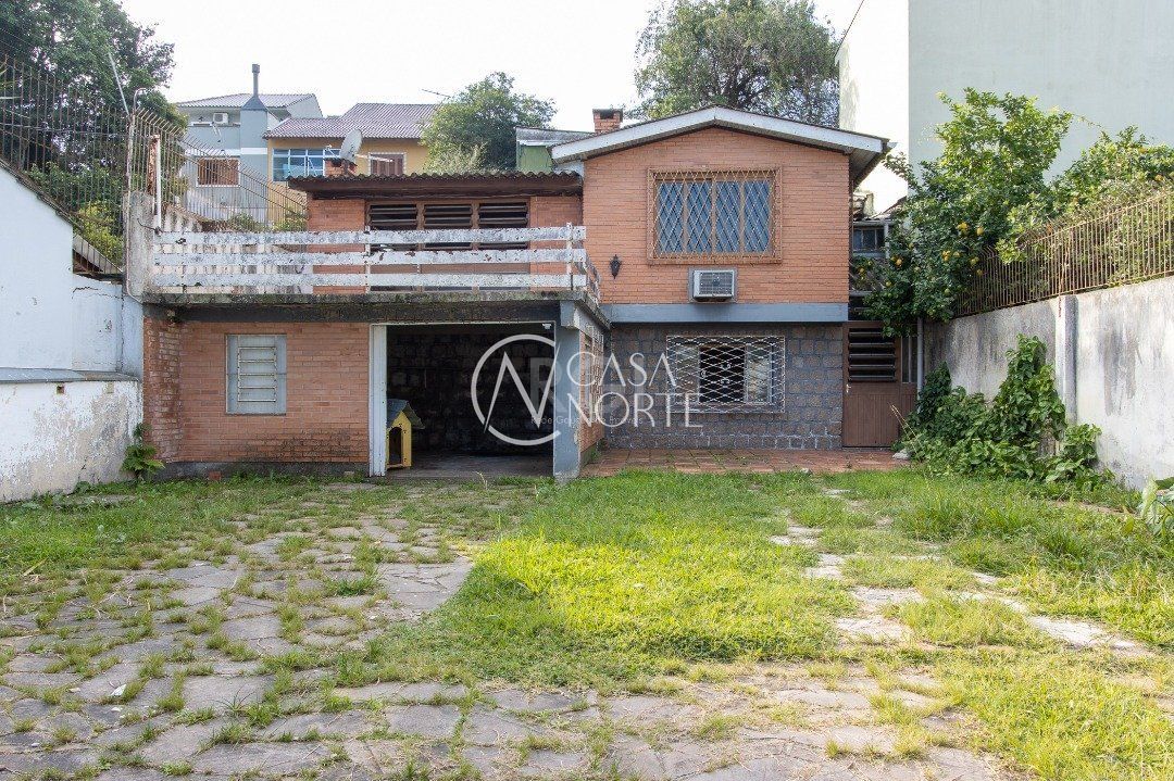 Casa à venda com 2 quartos, 172m², 1 suíte, 4 vagas, Rua Fernando Borba no bairro Ipanema em Porto Alegre