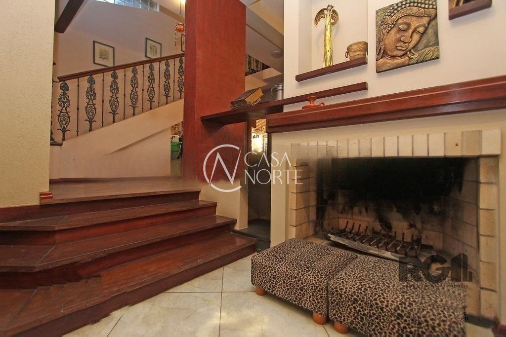 Casa à venda com 4 quartos, 400m², 2 suítes, 3 vagas, Rua Walir Zottis no bairro Jardim Itu em Porto Alegre