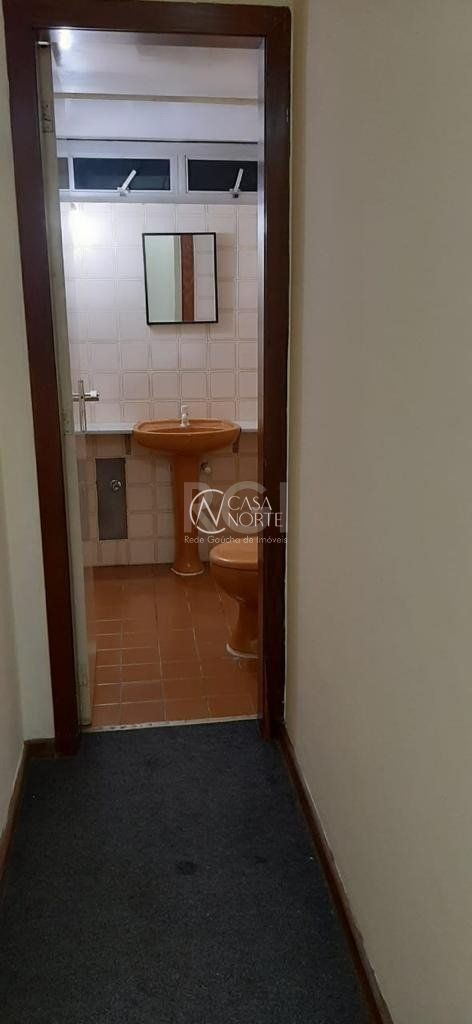 Sala Comercial à venda , 33m², Rua Vinte e Quatro de Outubro no bairro Moinhos de Vento em Porto Alegre