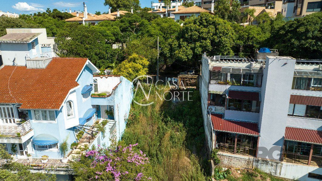 Terreno à venda  com 450m², Rua Bororo no bairro Vila Assunção em Porto Alegre