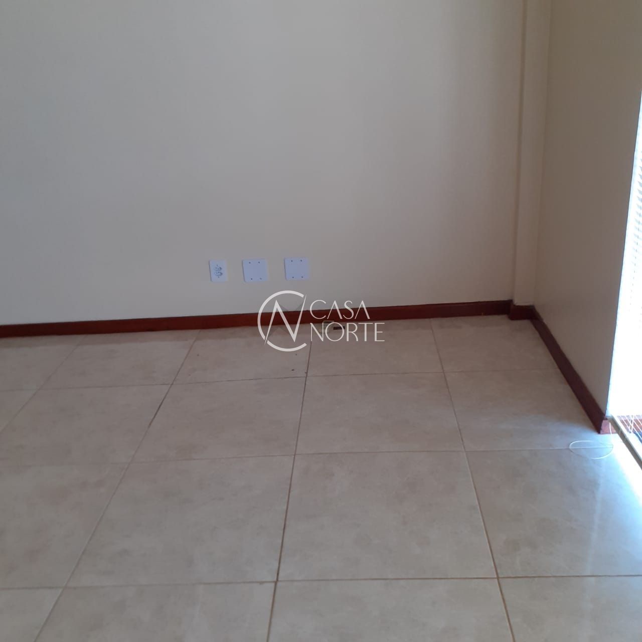 Sala Comercial à venda com 1 quarto, 30m², 1 vaga, Avenida Protásio Alves no bairro Petrópolis em Porto Alegre