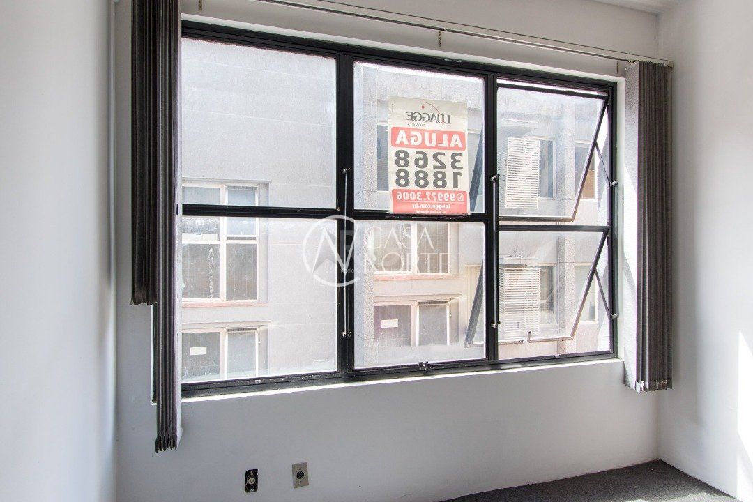 Sala Comercial à venda , 31m², Avenida Wenceslau Escobar no bairro Tristeza em Porto Alegre