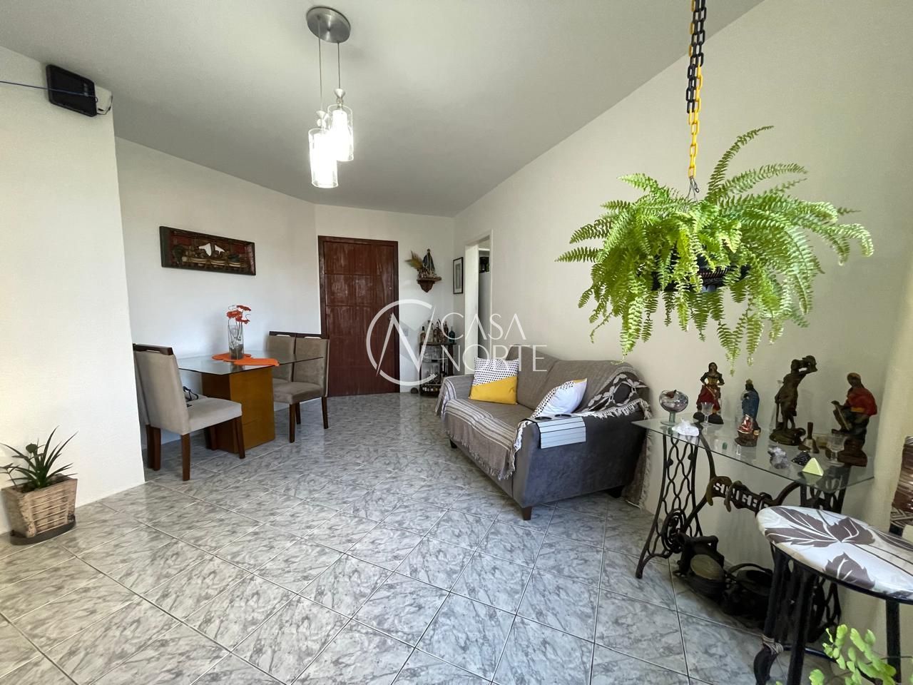 Apartamento à venda com 2 quartos, 63m², 1 vaga, Avenida Wenceslau Escobar no bairro Cristal em Porto Alegre