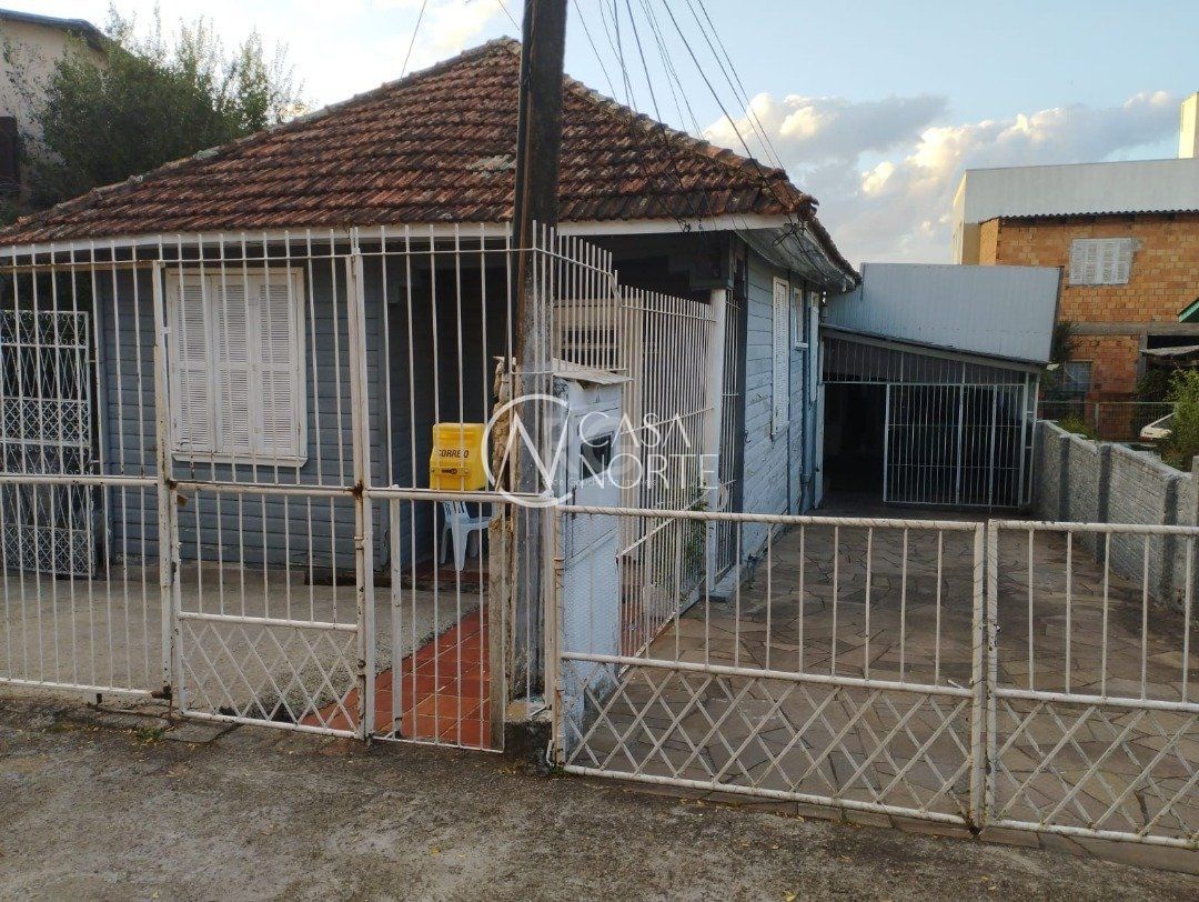 Casa à venda com 2 quartos, 120m², Rua Canela no bairro Cavalhada em Porto Alegre