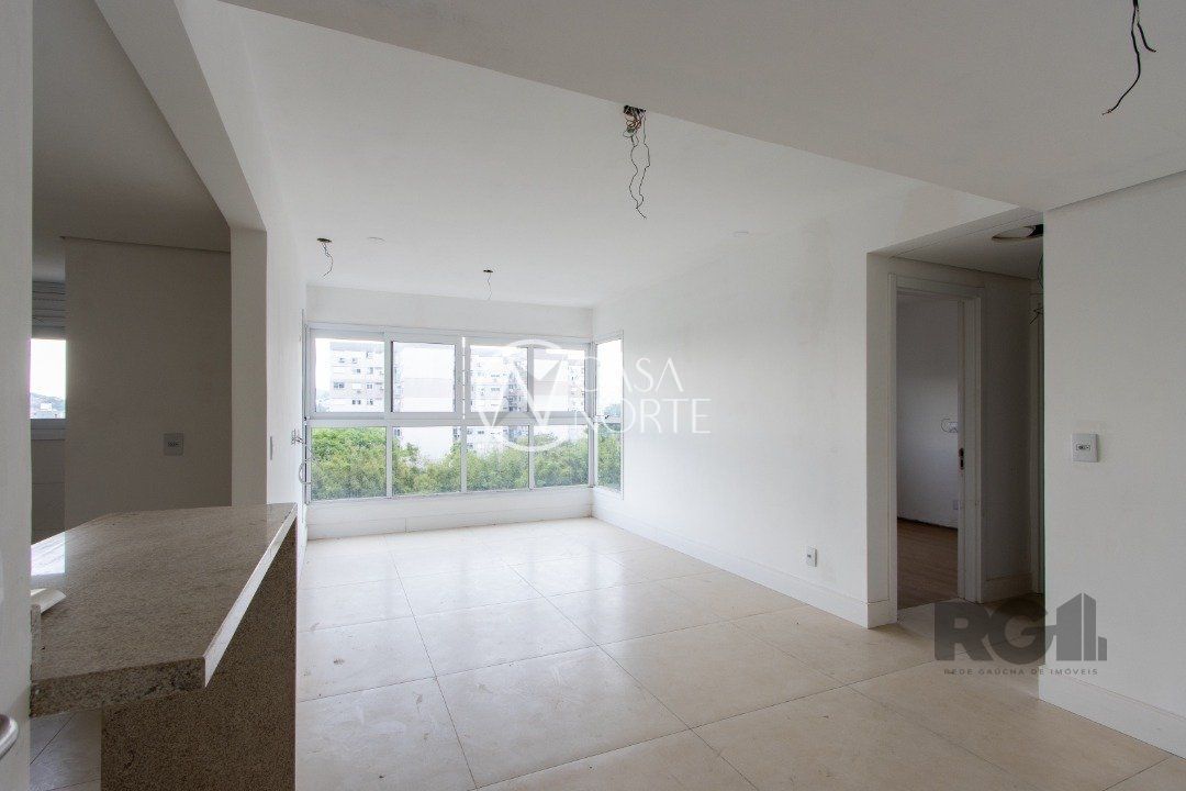 Apartamento à venda com 2 quartos, 71m², 1 suíte, 2 vagas, Rua Coronel Aristides no bairro Camaquã em Porto Alegre