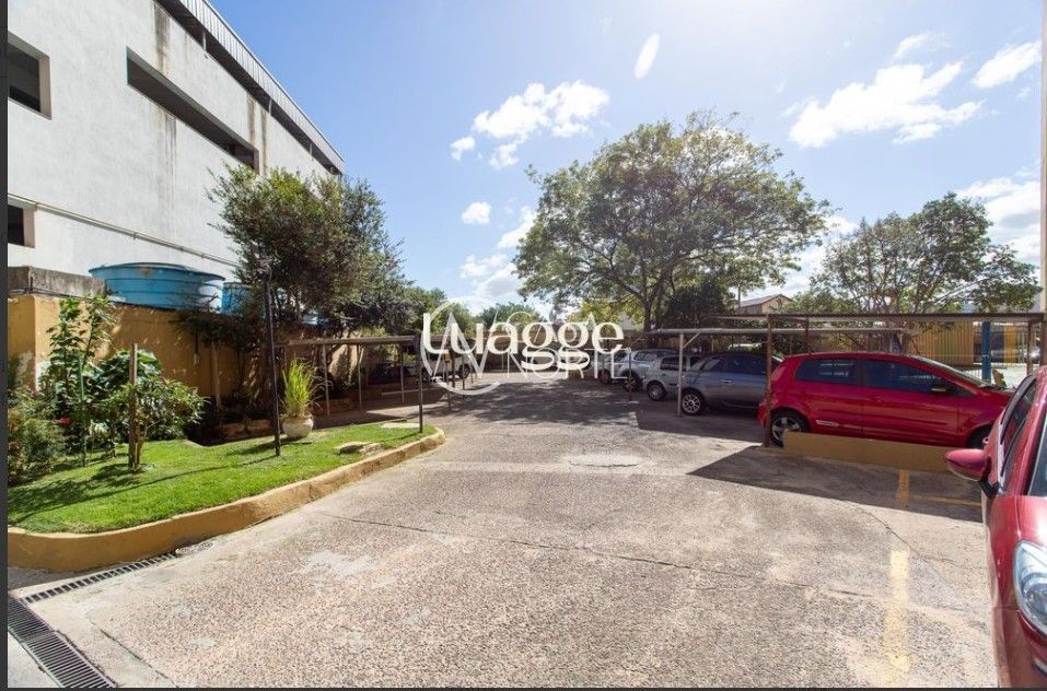 Box à venda , 12m², Avenida Wenceslau Escobar no bairro Tristeza em Porto Alegre