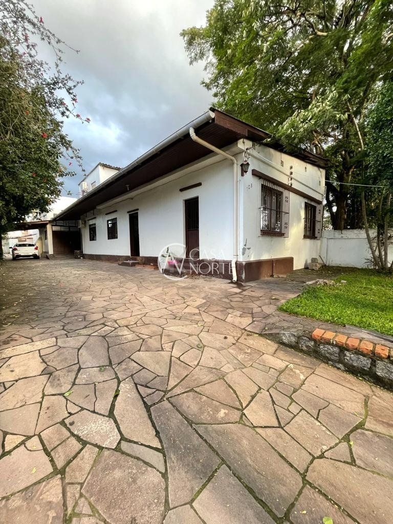Casa à venda com 2 quartos, 594m², 6 vagas, Rua Pedro Souza no bairro Vila João Pessoa em Porto Alegre