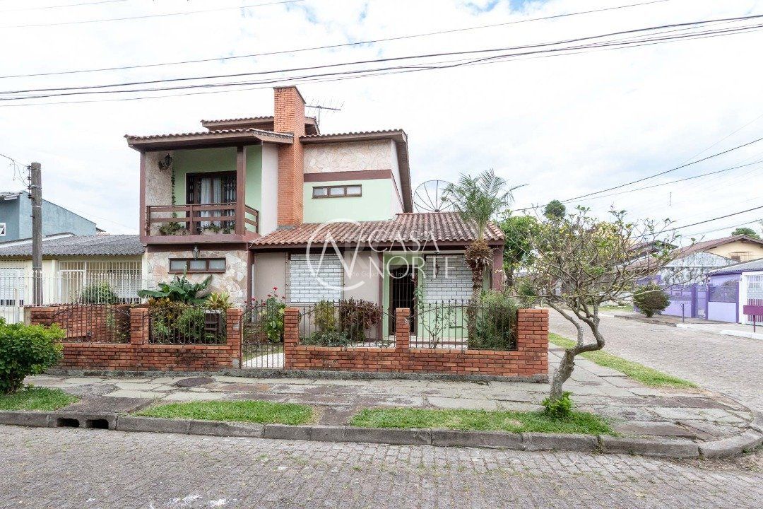 Casa à venda com 3 quartos, 200m², 1 suíte, 1 vaga, Rua Hermann Aeckerle no bairro Aberta dos Morros em Porto Alegre