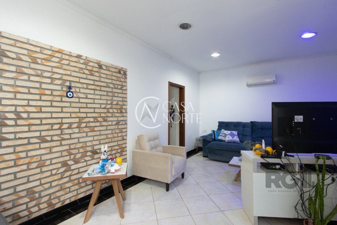 Casa à venda com 3 quartos, 126m², 5 vagas, Rua Germano Hasslocher no bairro Azenha em Porto Alegre