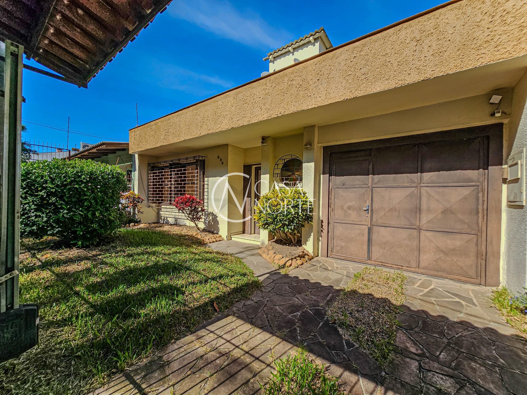 Casa à venda com 3 quartos, 120m², 1 suíte, 2 vagas, Rua Márcio Dias no bairro Nonoai em Porto Alegre
