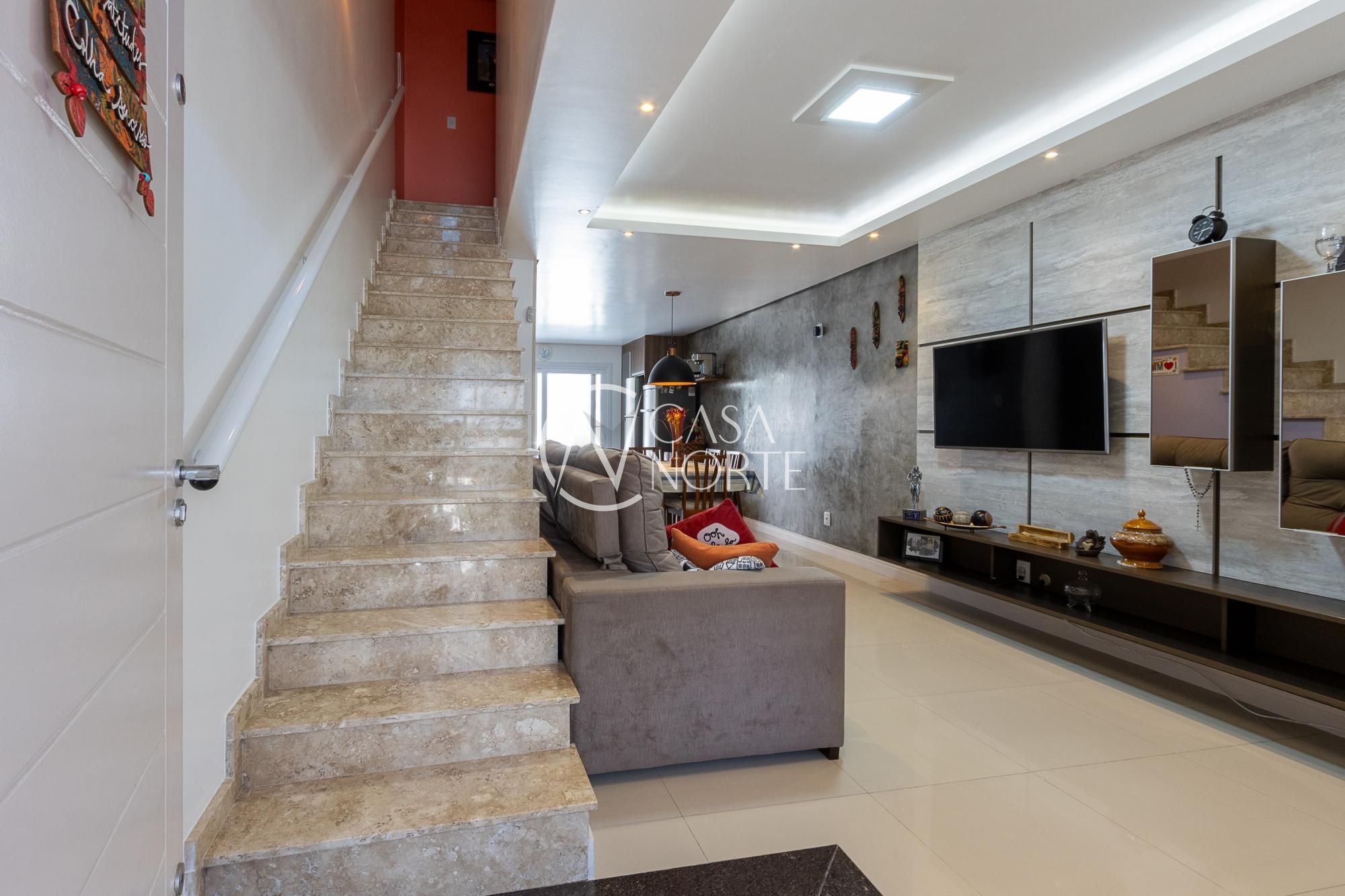 Casa à venda com 2 quartos, 95m², 2 suítes, 2 vagas, Rua Doutor Cláudio Walter Ferreira da Silva no bairro Guarujá em Porto Alegre