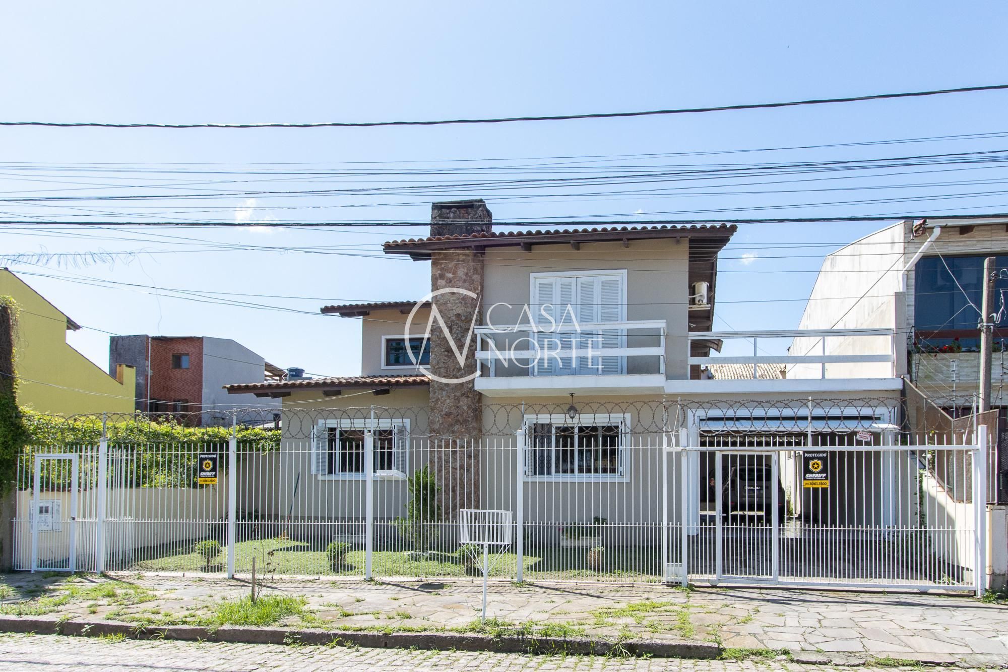 Casa à venda com 4 quartos, 262m², 1 suíte, 3 vagas, Rua Fábio Coelho de Magalhães no bairro Serraria em Porto Alegre